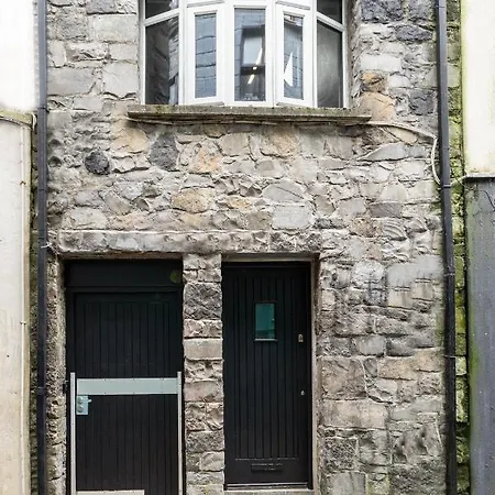 The Snug Townhouse